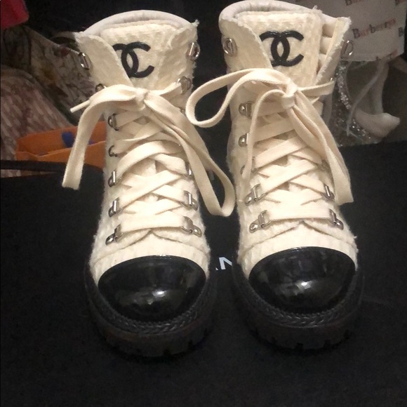 Chanel boots - Picture 1 of 7